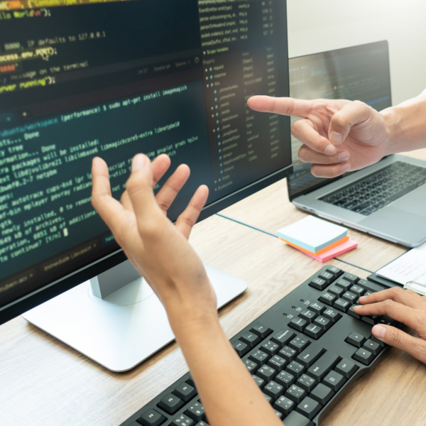 Symbolbild für eine professionelle Unternehmenswebsite mit Fokus auf Sichtbarkeit, Vertrauen und digitale Kundenansprache.